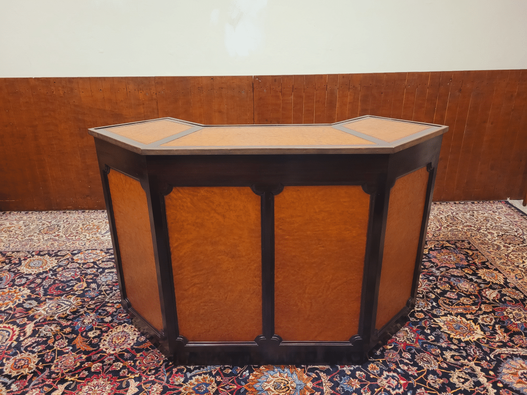 engelse chesterfield mahonie bar volledig bekleed met leer