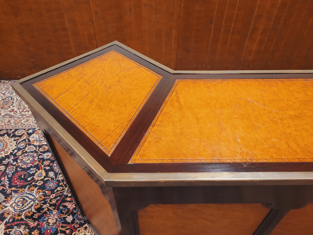 engelse chesterfield mahonie bar volledig bekleed met leer