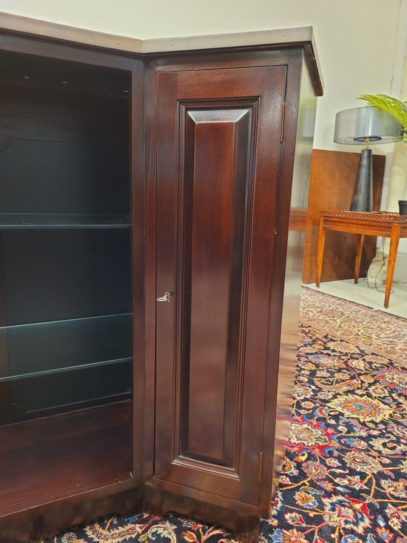 engelse chesterfield mahonie bar volledig bekleed met leer