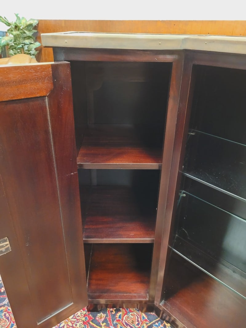 engelse chesterfield mahonie bar volledig bekleed met leer