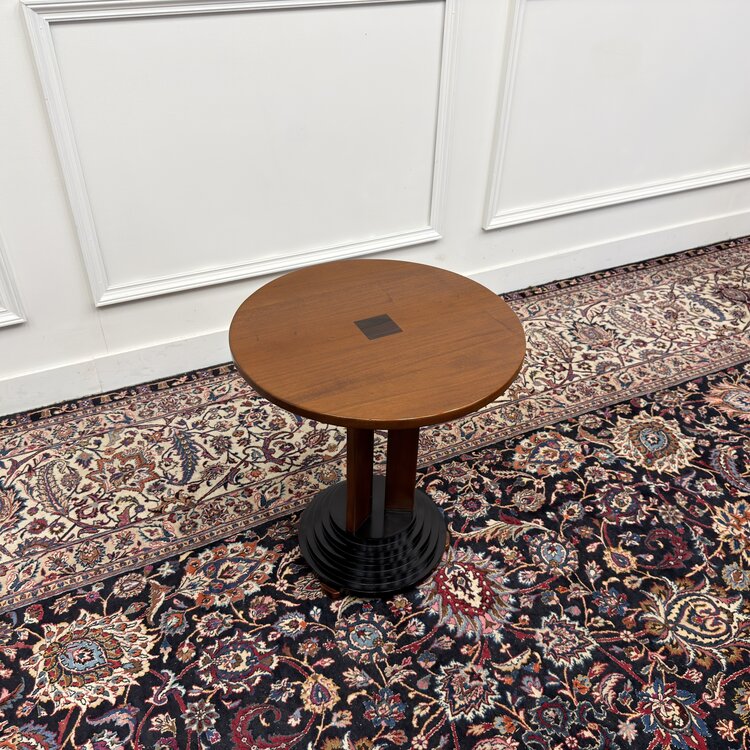 Klassischer Art-déco-Beistelltisch
