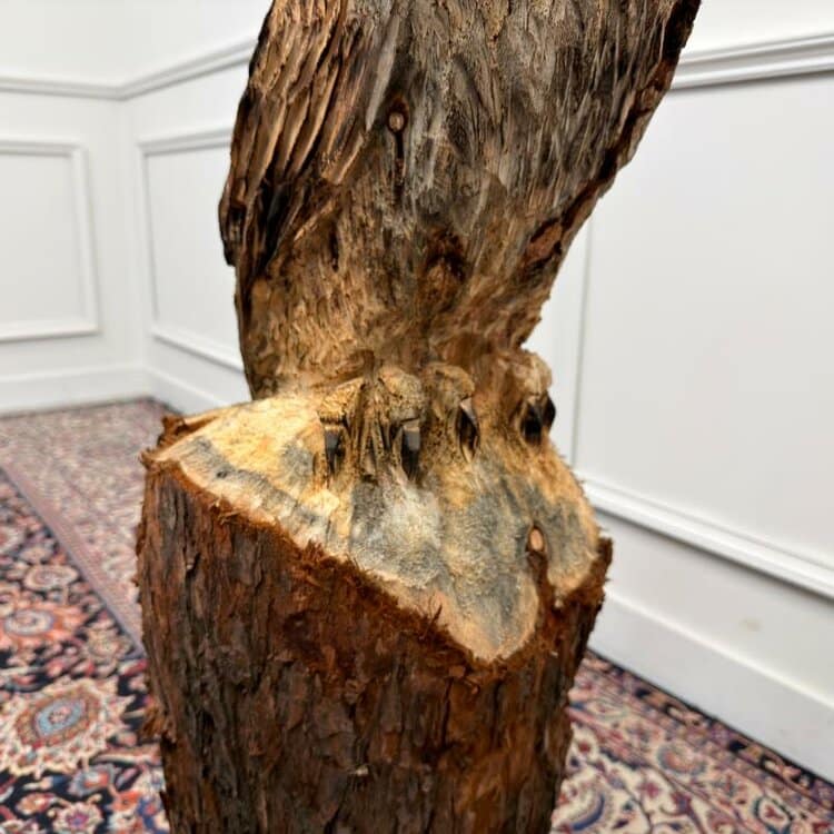 houtsnijwerk van een uil