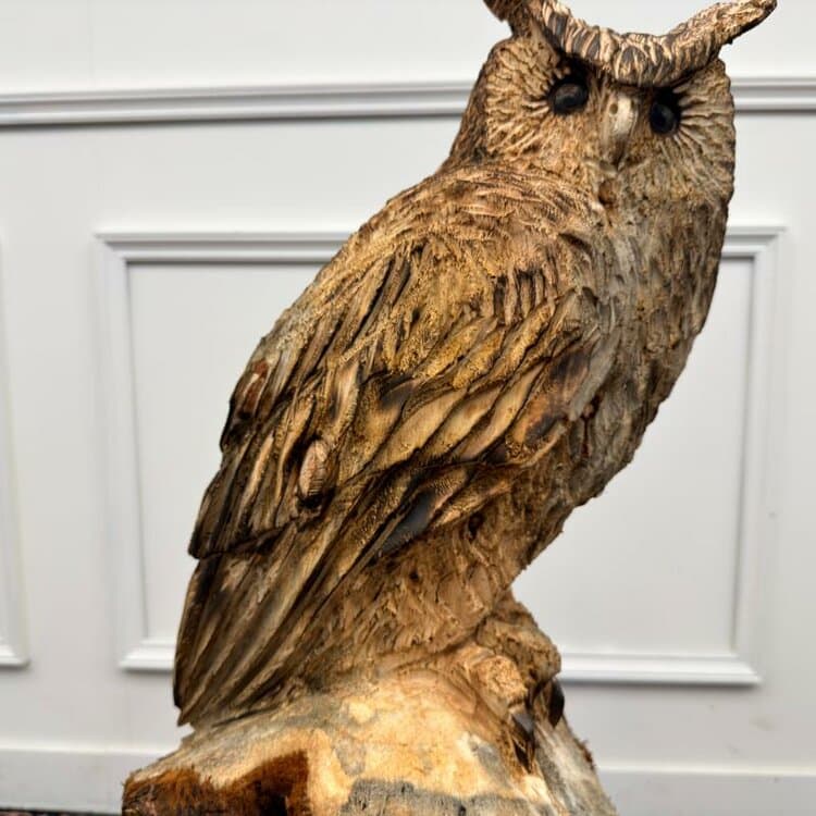 houtsnijwerk van een uil