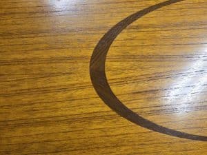 detail foto inlegwerk hout art deco vergadertafel