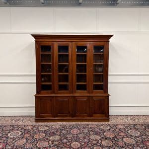 klassiek engels antiek oud vintage chesterfield boekenkast buffetkast bibliotheekkast kast 1
