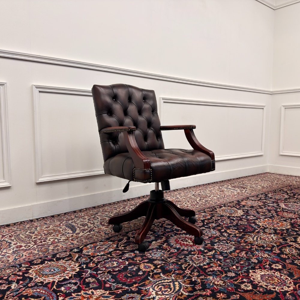 klassieke engelse bureaustoel