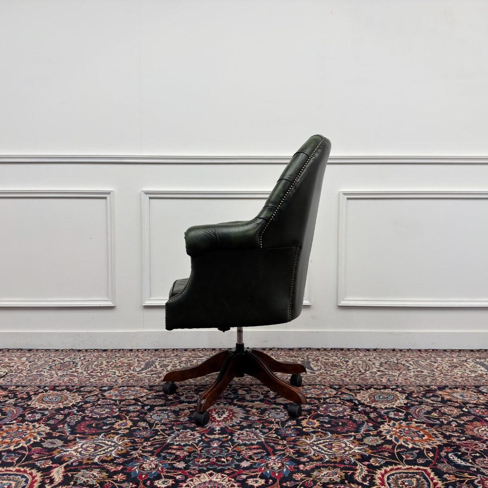 Fauteuil de direction Chesterfield de style anglais classique, vert (réplique)