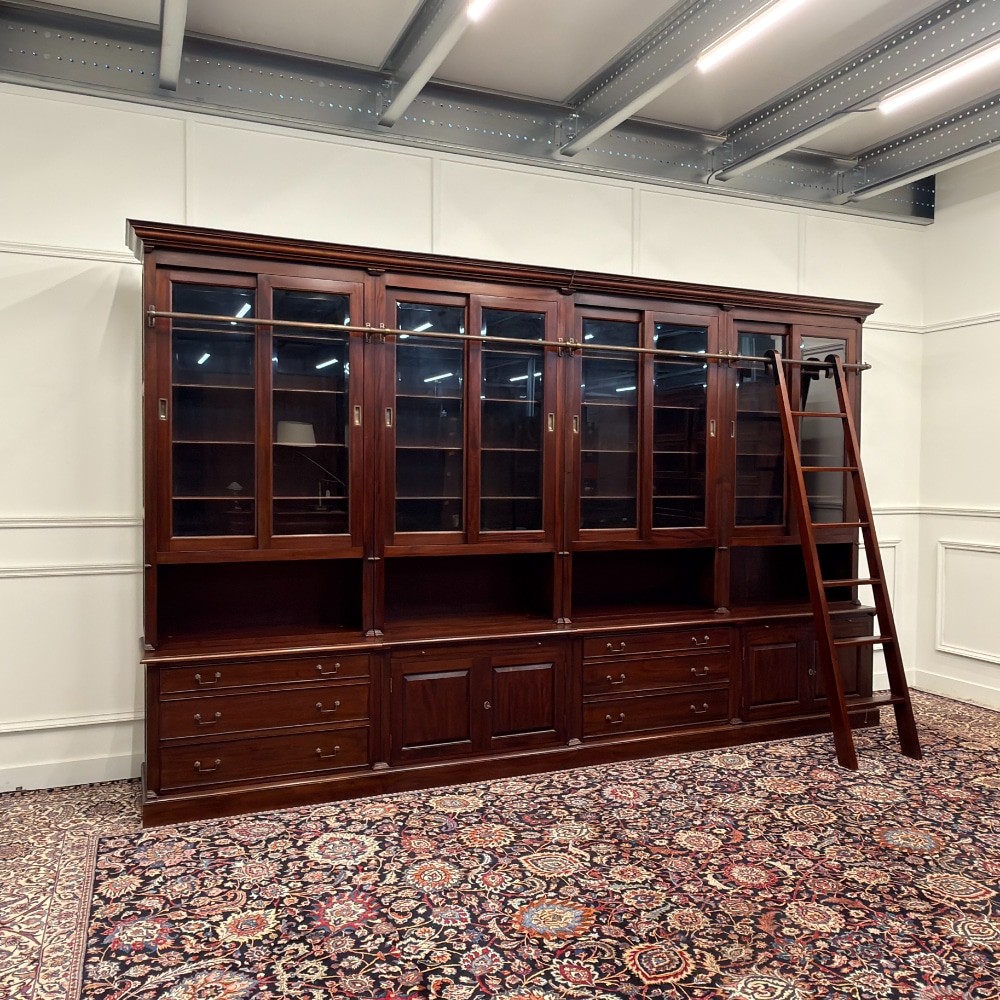 klassiek engels oud antiek vintage chesterfield boekenkast bibliotheekkast kast met ladder 1