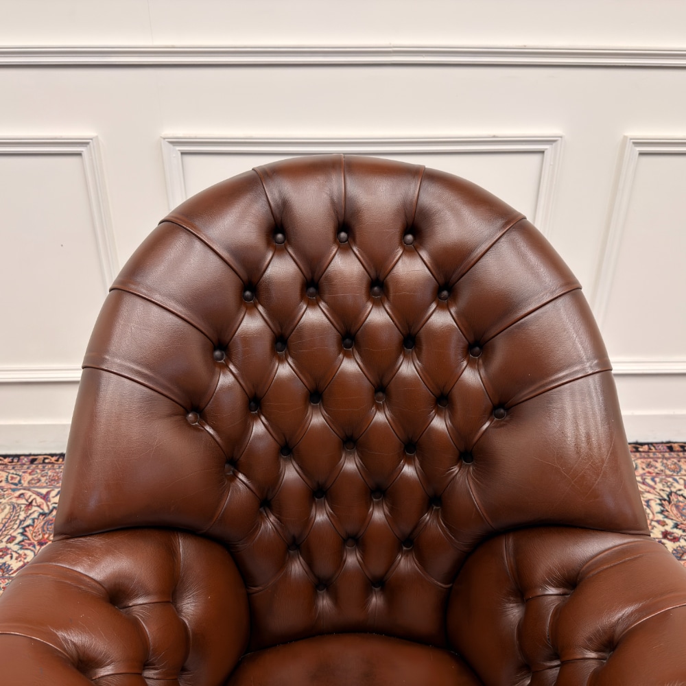 Englischer Chesterfield-Regiestuhl, grün (Nachbau)